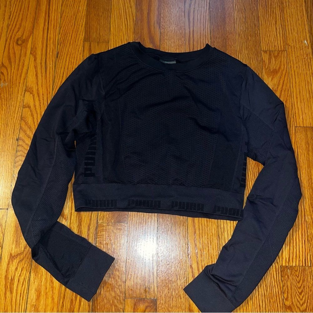 Puma black athletic cropped long sleeve size medium